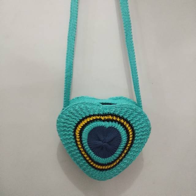 Tas selempang rajut bentuk love / rajut murah lembang bentuk hati