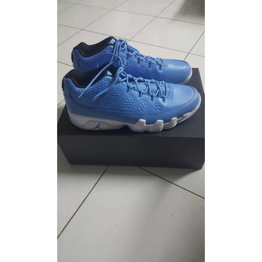 Aj IX retro Low Pantone original 