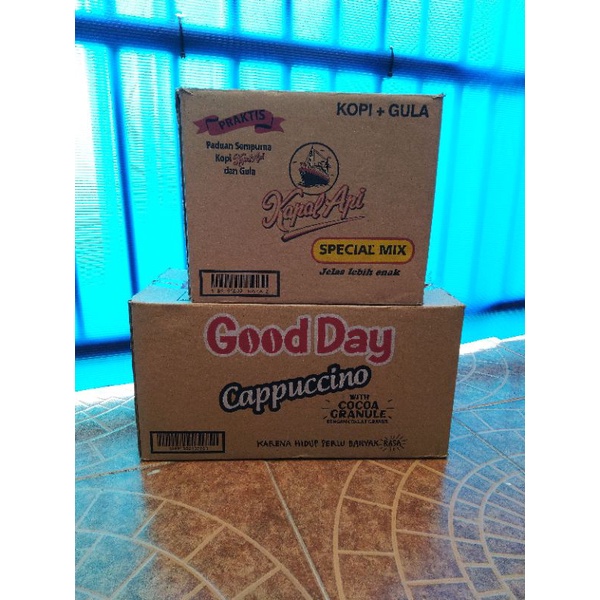 

kardus bekas kapal api / good day