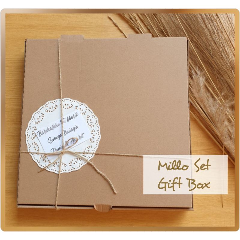 

[] Set Gift Box Include Kartu Ucapan ( Dikirm Aman Dengan BUBBLE)
