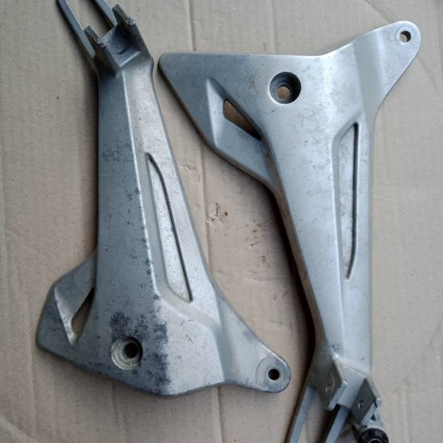 Postep step bostep Footstep dudukan pijakan kaki belakang Supra x 125 old kanan kiri ori