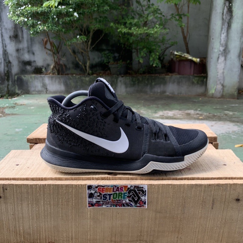 Sepatu Basket Nike Kyrie 3 Nike ID Second Original Size 43