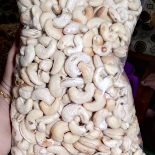 

Kacang mente mentah langsung dari pabrik ukuran 1kg