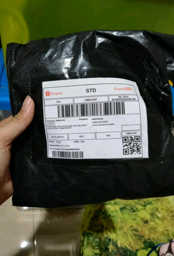 1pc Alat Bantu Pakai Sepatu / Sendok Sepatu Serbaguna