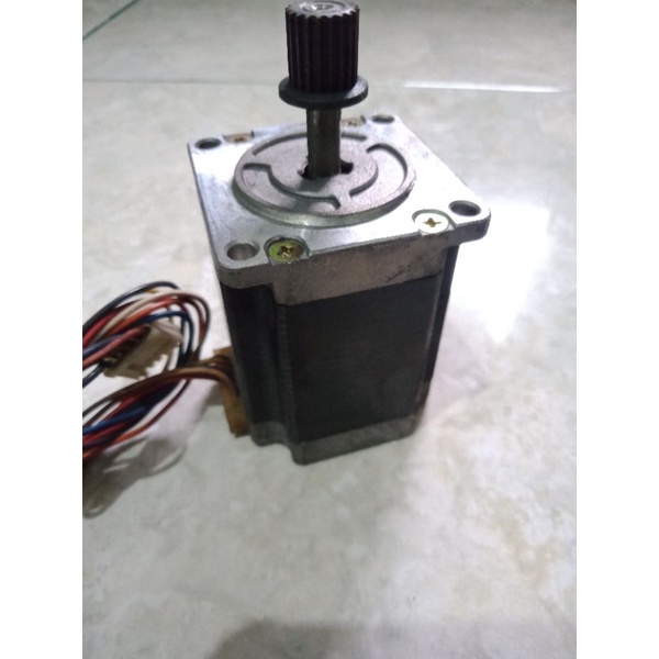stepper stepping motor nema 23 3A SANYO DENKI stepsyn