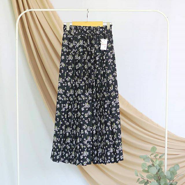 PATTERN SKIRT