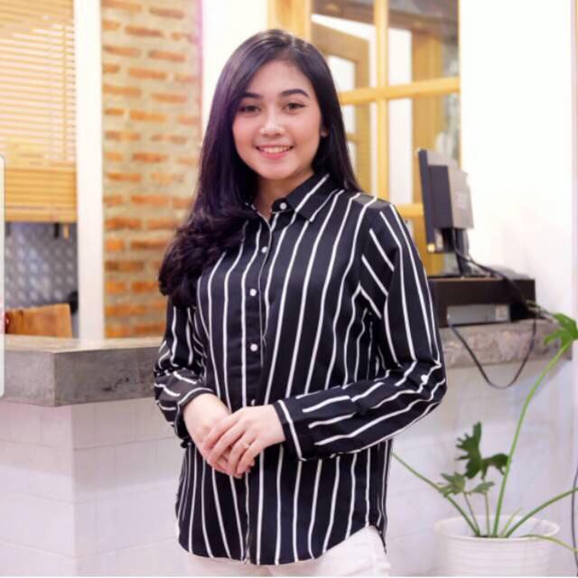 BLOUSE MOTIF SALUR - Kemeja Garis Wanita Full Kancing Lengan Panjang