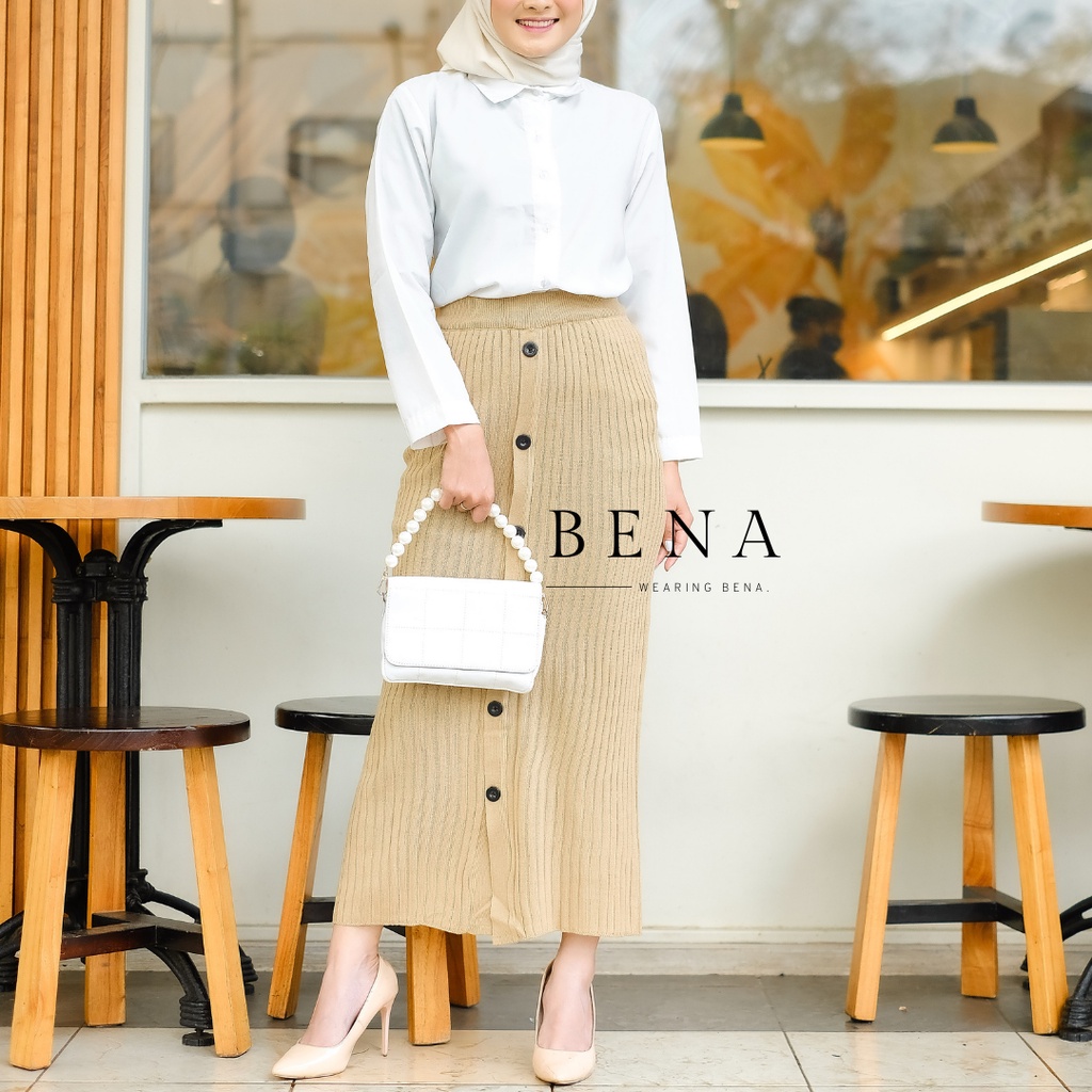 Mona Skirt - Wearing BENA