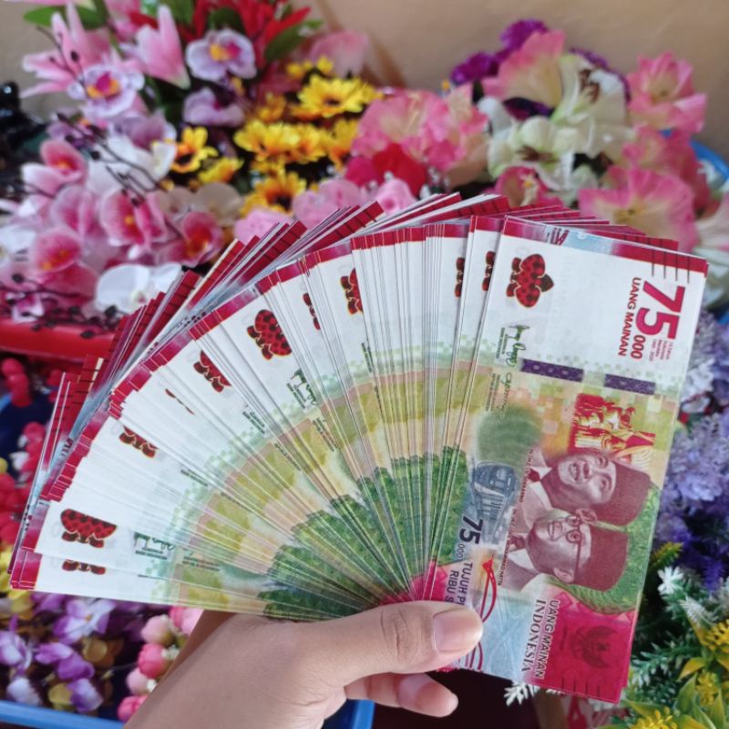 10 lembar uang mainan 75 ribu