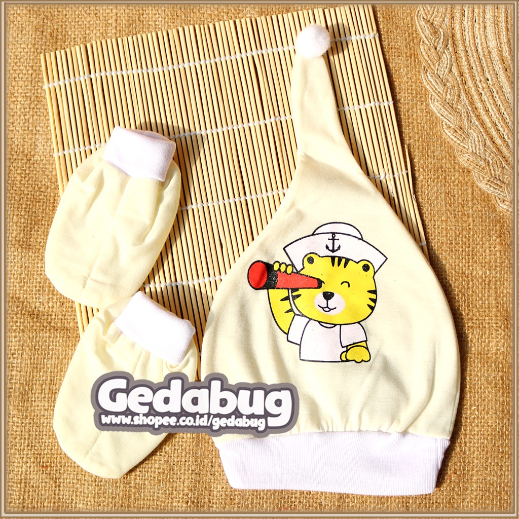 Topi Yon Yan Set Motif / Topi + Kaos Kaki Newborn - gedabug