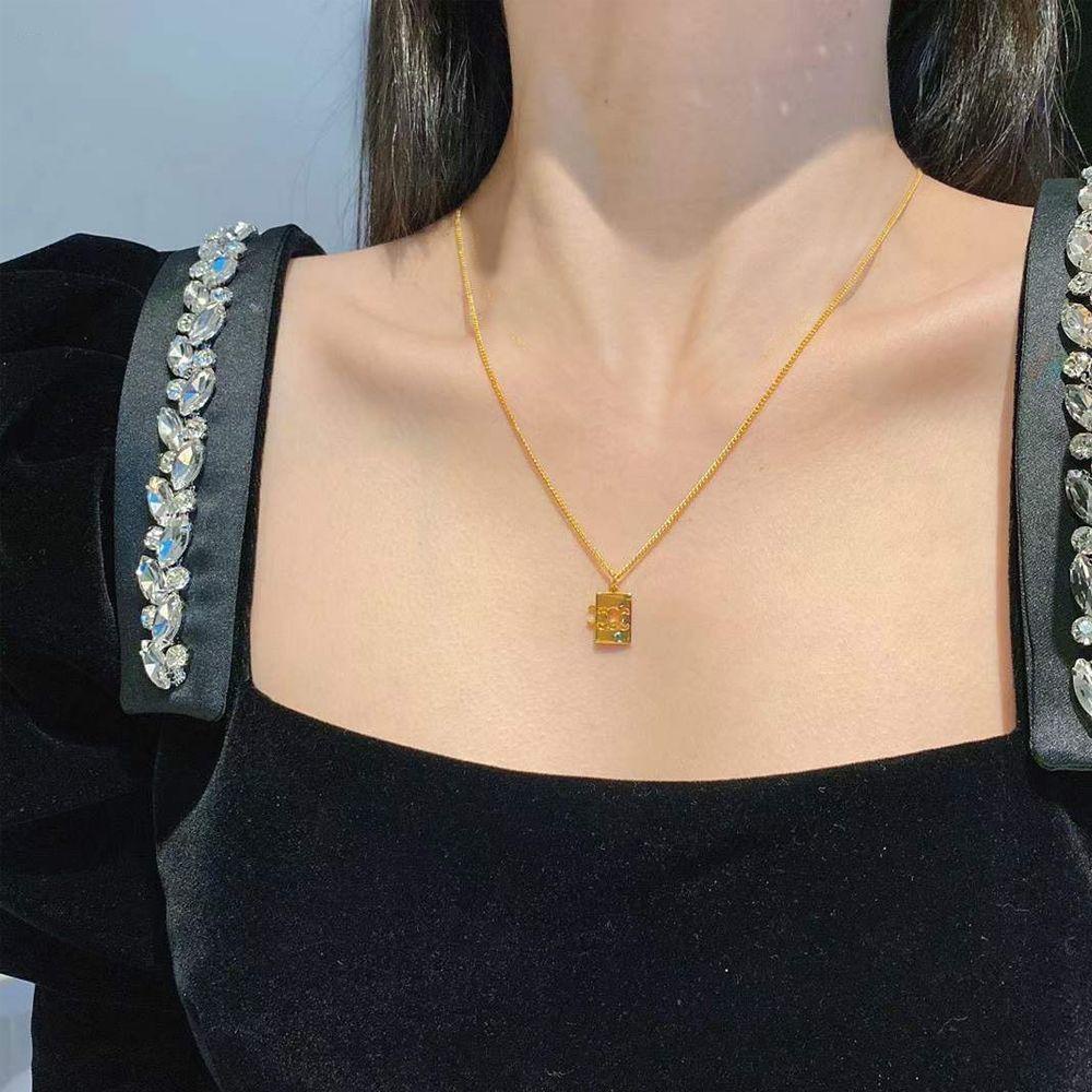 Agustinina Kalung Perempuan Elegan Vintage Liontin Berongga Keluar Keren Tampan Gaya Korea Klavikula Rantai