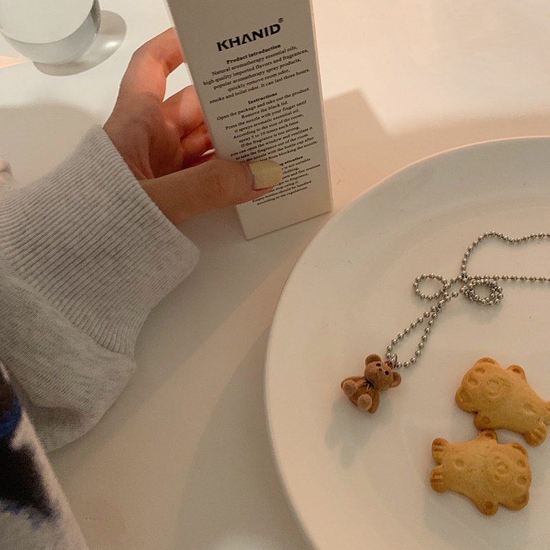 Kalung Rantai Klavikula Desain Kartun Beruang Bahan Plush Gaya Hip Hop Untuk Wanita