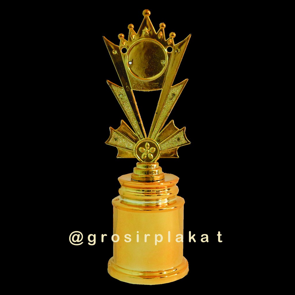 piala tatakan emas, Pusat Piala Murah