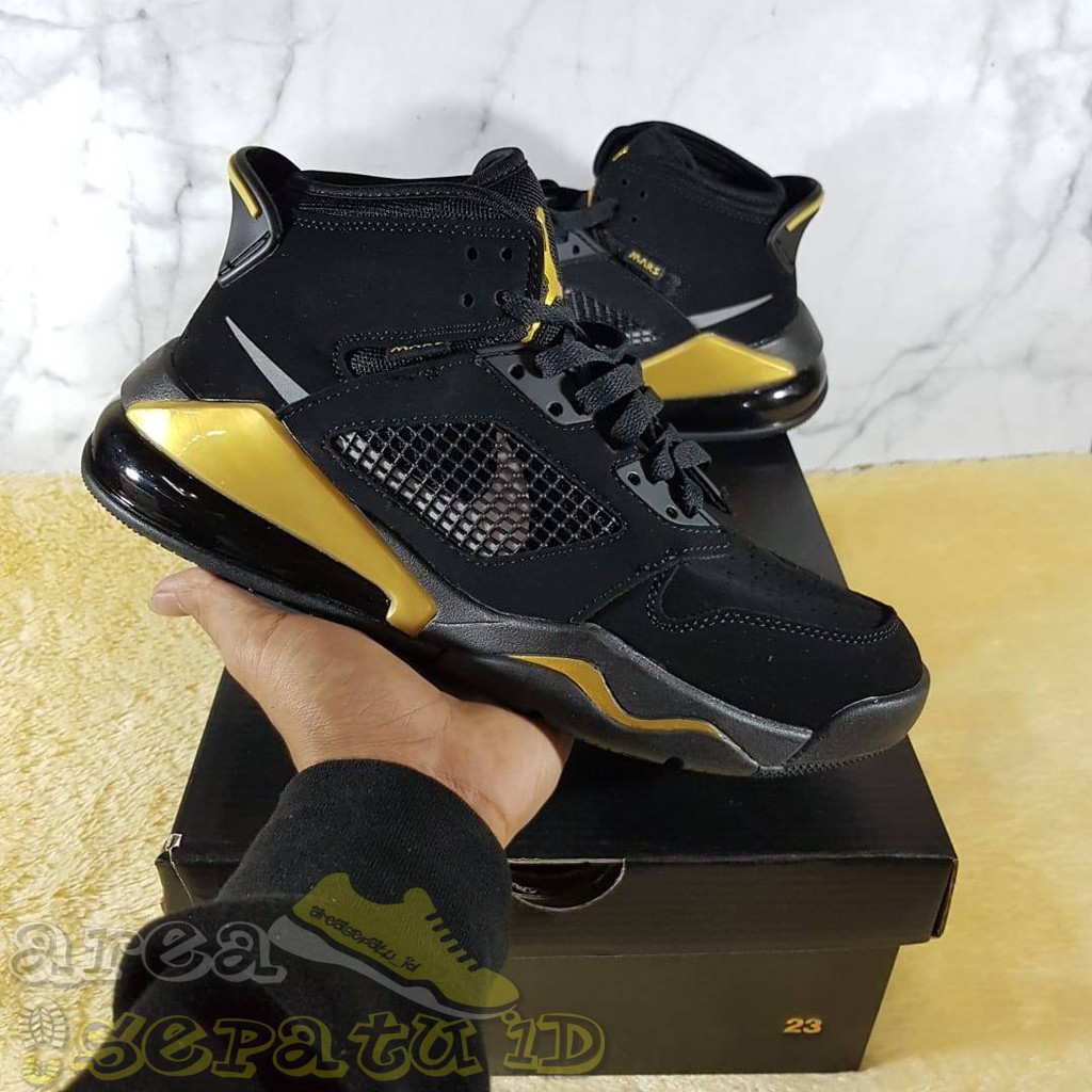 PUSAT SEPATU SNEAKERS PRIA KEREN NIKE AIR JORDAN MARS 270 BLACK METALLIC GOLD - PREMIUM ORIGINAL