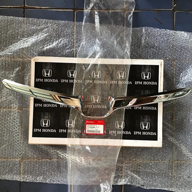 71122 SEL T11 Original List Moulding Front Grille Grill Chroom Chroome Honda City 2006 GD8