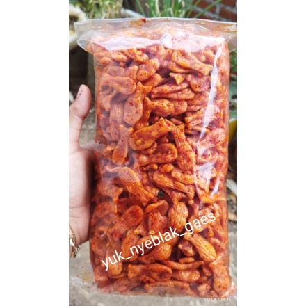 

krupuk ikan kriuk pedas daun jeruk ISI 500gram setengah kilogram