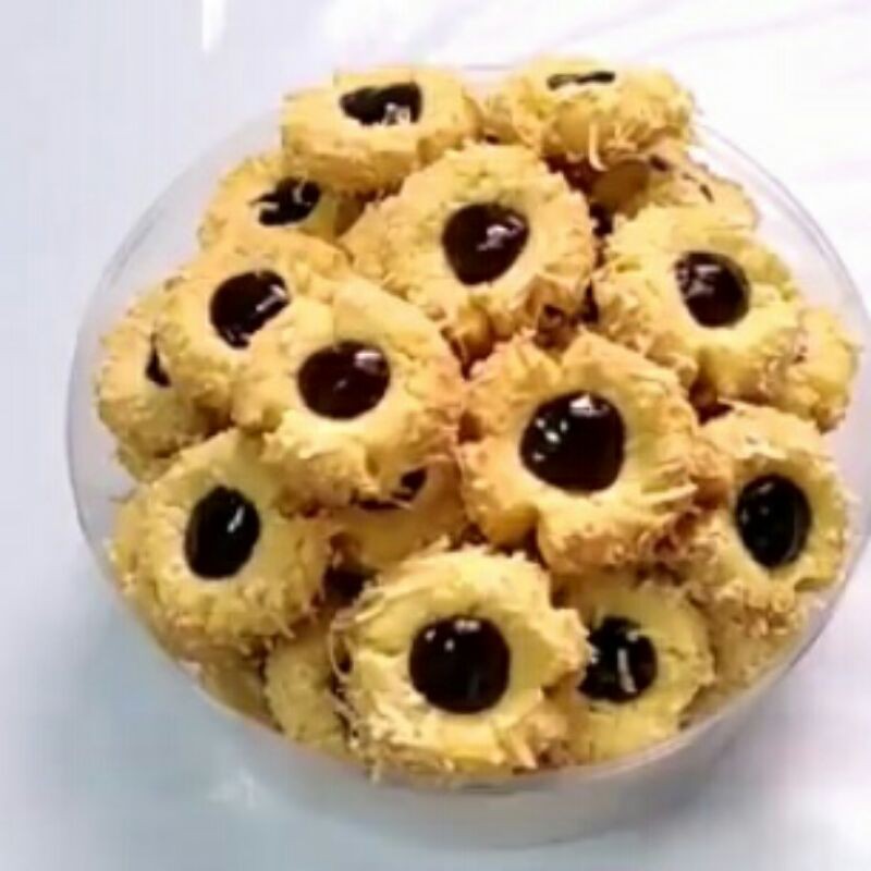 

kue kering thumbrin coklat/stroberry