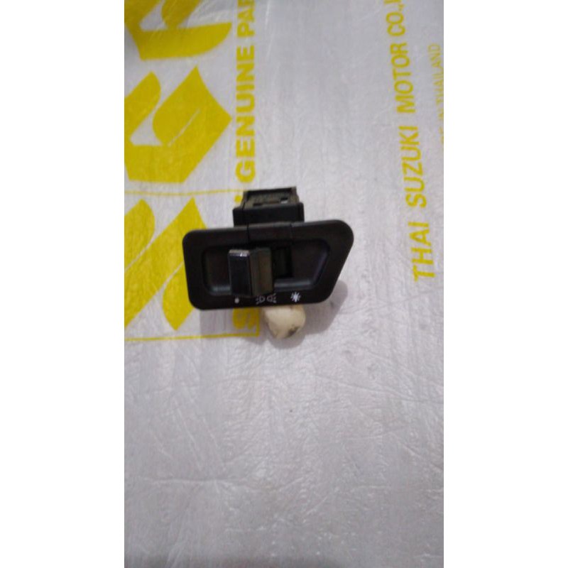 Tombol Lampu ON-OFF ASLI SGP Motor Suzuki Smash New
No part : 37340-10E40-000