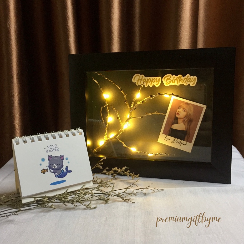 TWIG FRAME RANTING POHON 3D 5R 13x18 LED Kado Ultah Hadiah Pernikahan Wedding Gift Paket Wisuda Graduation Ulang Tahun Birthday Tunangan Engagement Bunga Kering Hampers Murah Estetik Aesthetic Sahabat Pacar Istri Bayi Box Figura Pigura Lampu