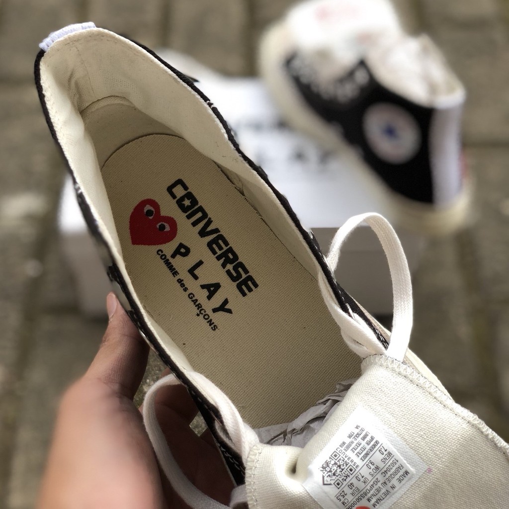 harga sepatu converse x cdg