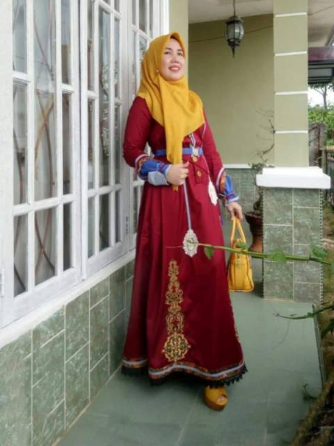 Tuneeca Edp by hudyah Debutik Maudizza (Red sky at bahia palace)