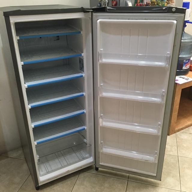 ••sold•• [preloved khusus Malang] kulkas bekas asi asip LG freezer frizer