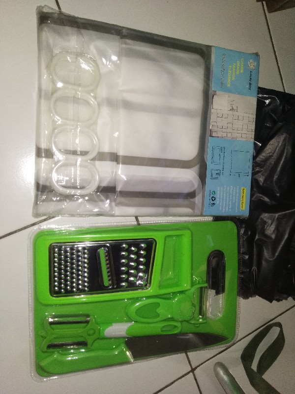Set Talenan Dapur Lengkap Dengan Pisau Dan Peeler 5 In 1 / Alat Pengupas Buah Uk 20cm X 30cm - J2-1
