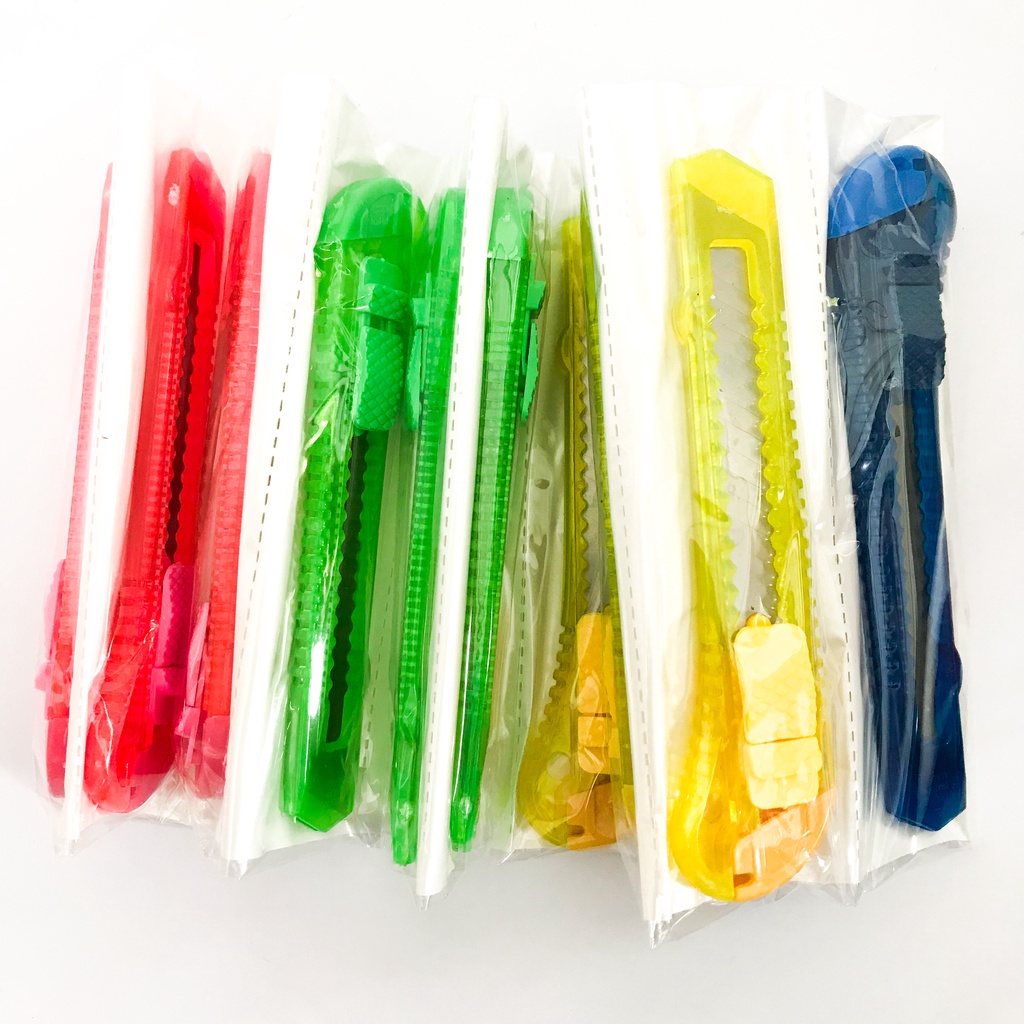 

LUSINAN Cutter Tajam Plastik Nakaya