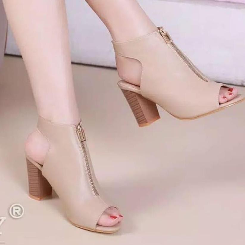 sandal heels simple