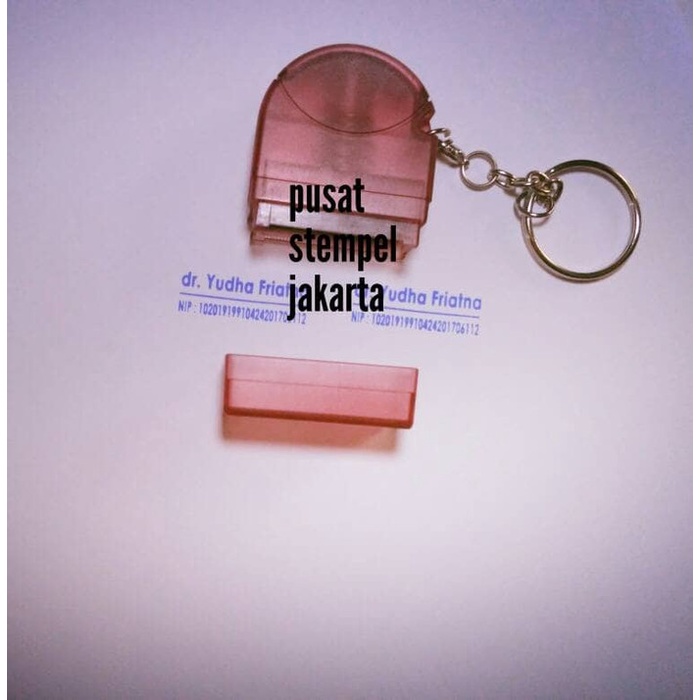 

Menyurat-Surat- Stempel Gantungan Kunci Transparan (Warna Warni) -Surat-Menyurat.
