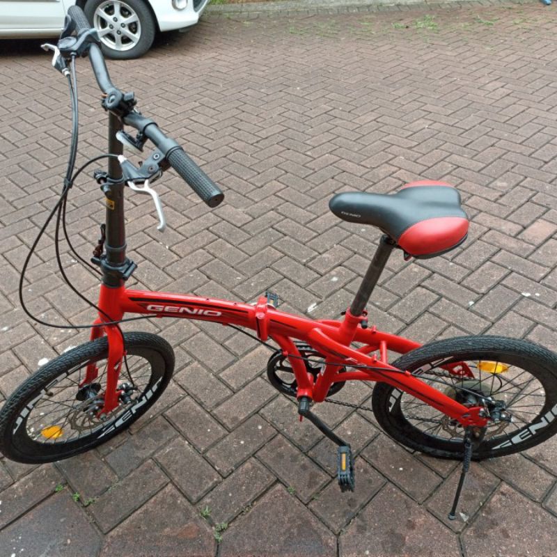 SEPEDA LIPAT GENIO F211 20 INCH USED