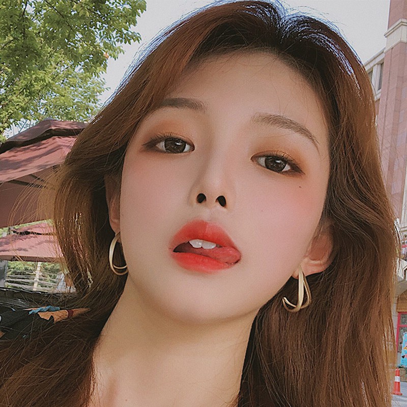 Anting Tusuk Asimetris Bahan Silver 925 Gaya Retro Korea