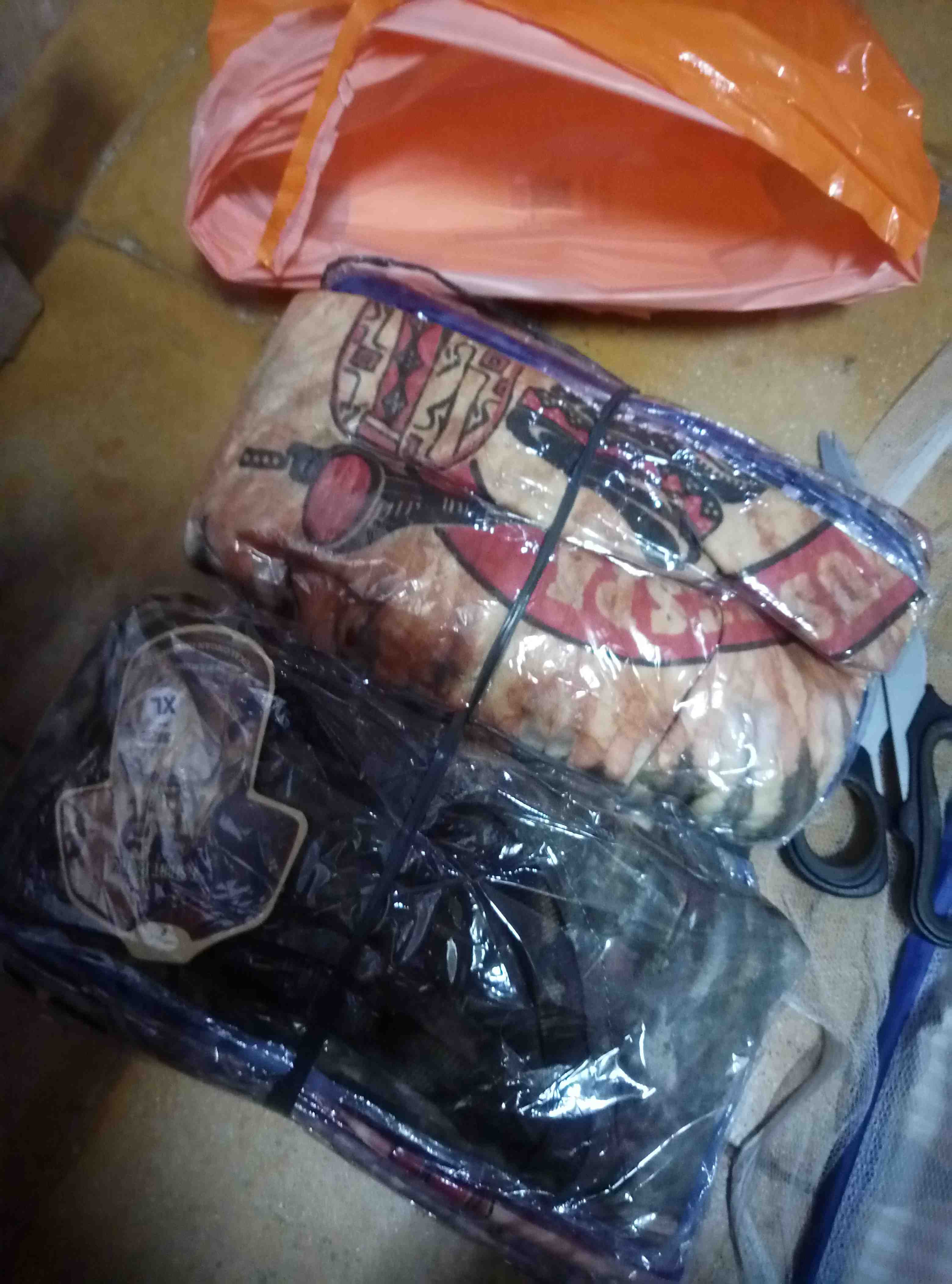 Ecer Kaos Abstrak, Motif Banyak, Kaos Wayang, Kaos Jogja, Kaos Batik, Kaos Pekalongan, Kaos Dewasa