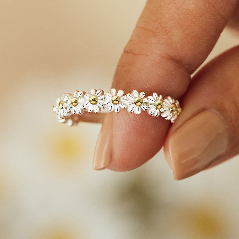 Cincin Model Terbuka Adjustable Desain Bunga Daisy Gaya Vintage Korea Untuk Wanita