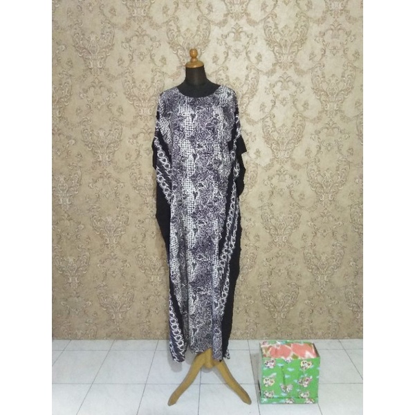 Longdress lowo Hitam Putih II Batik Huza Pekalongan