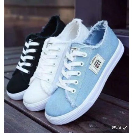 Sepatu Kets Wanita Levis 011 | Sepatu Sneakers Casual Wanita | Sepatu Wanita Trend 2022 | High Quali
