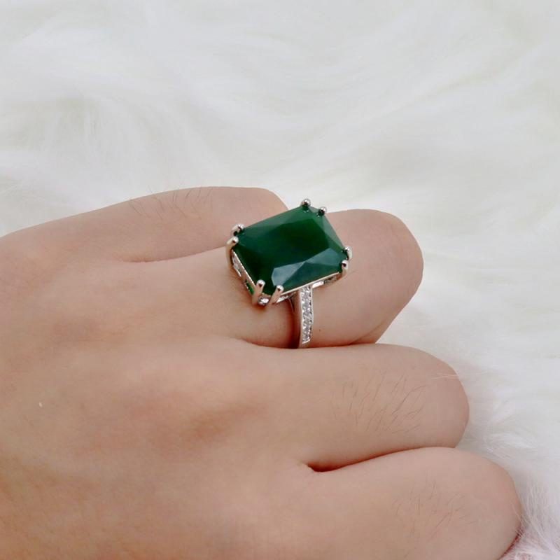 Cincin Zircon Bentuk Kotak Warna Hijau Gelap Ukuran 16x12mm Untuk Wanita