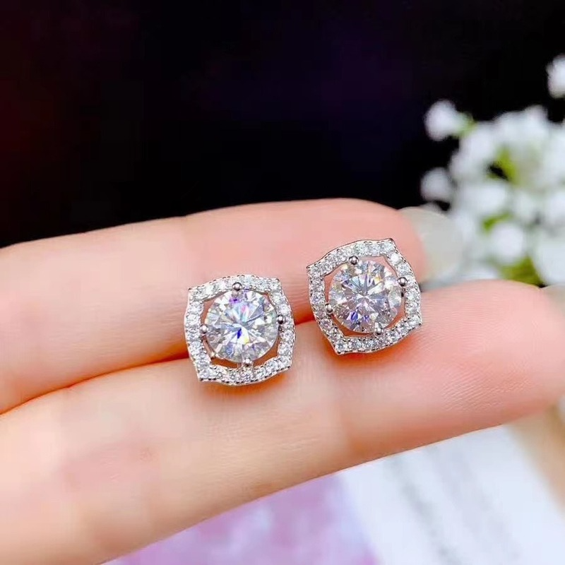 Fashion Luxury 1 Karat Moissanite Stud Earrings