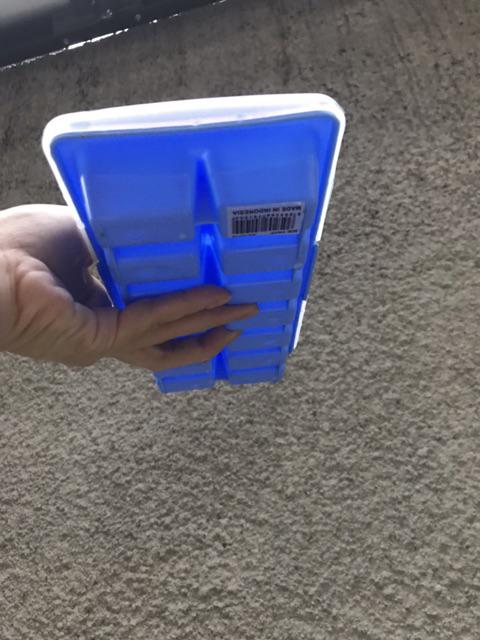 Yoshikawa Cetakan Es Dengan Tutup Set Isi 2 Buah Be3310 Warna Random