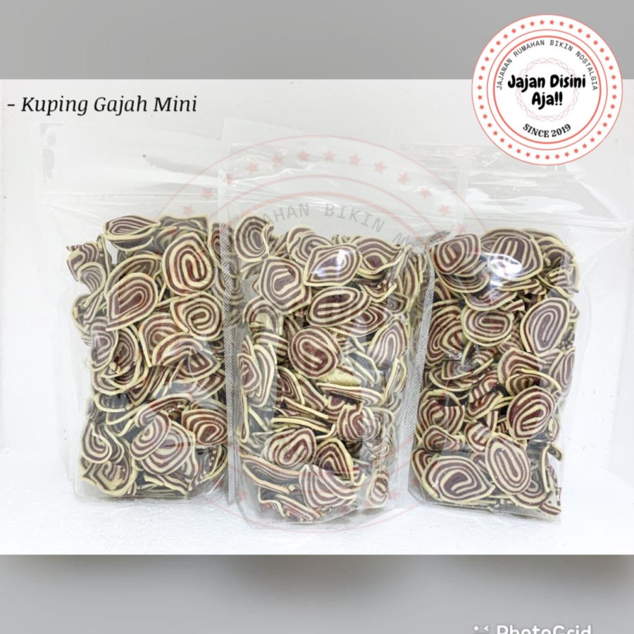 

Jajanan kuping gajah