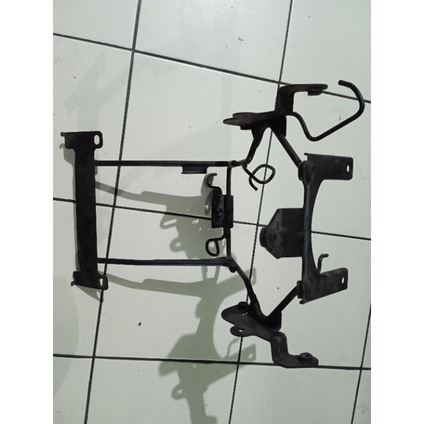 breket dudukan lampu vixion old