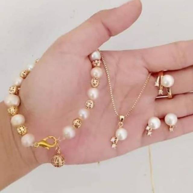 Satu set perhiasan mutiara air tawar lombok asli rangka rodhium lapis emas