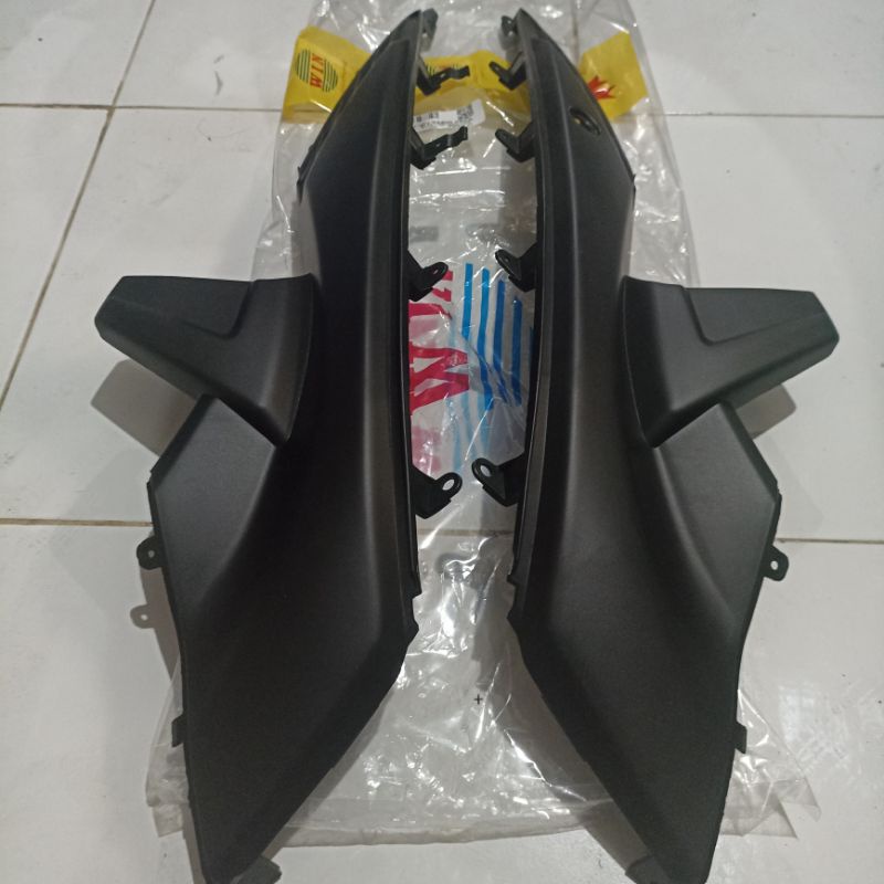 COVER BODY VARIO 110 LAMA KECIL IMITASI WIN