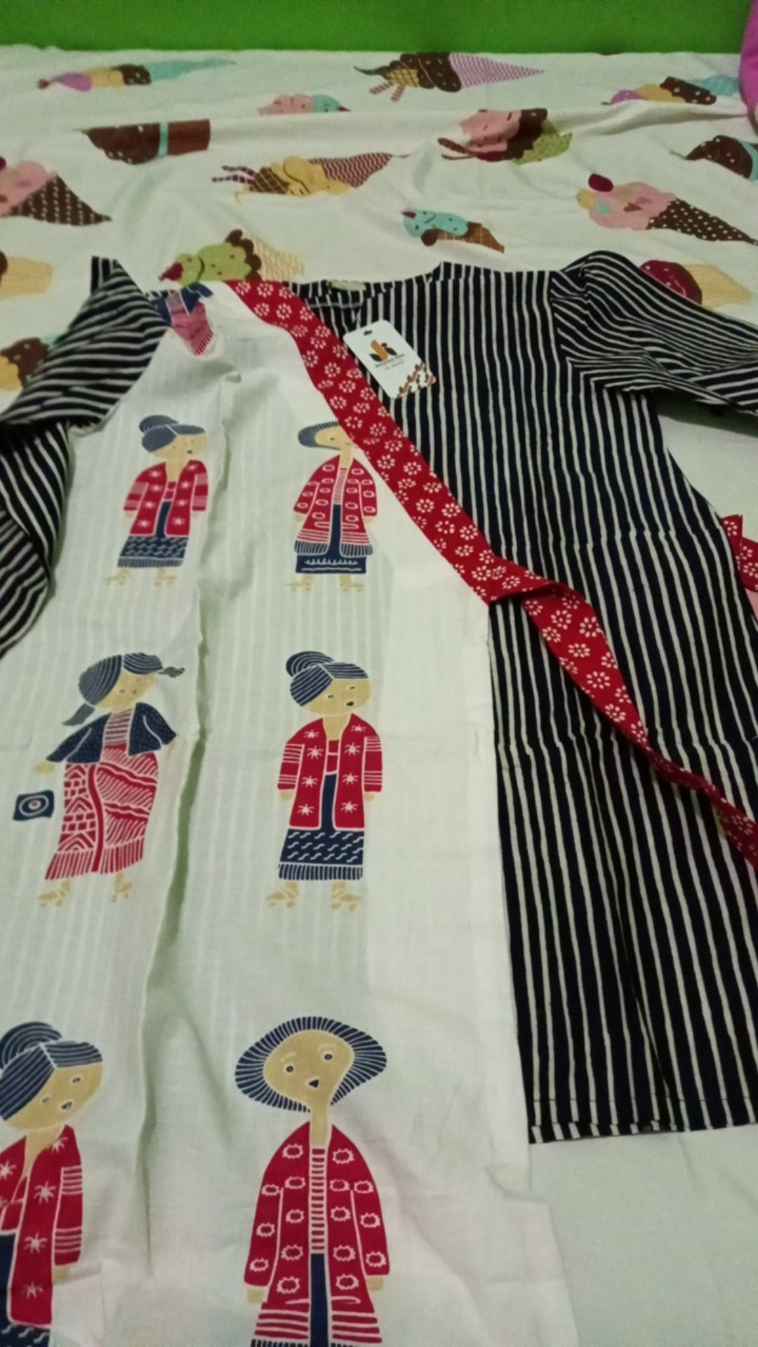 Tunik Batik - Ami Putih/dongker