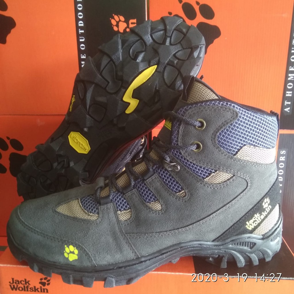 Sepatu Gunung Jack Wolfskin Gray