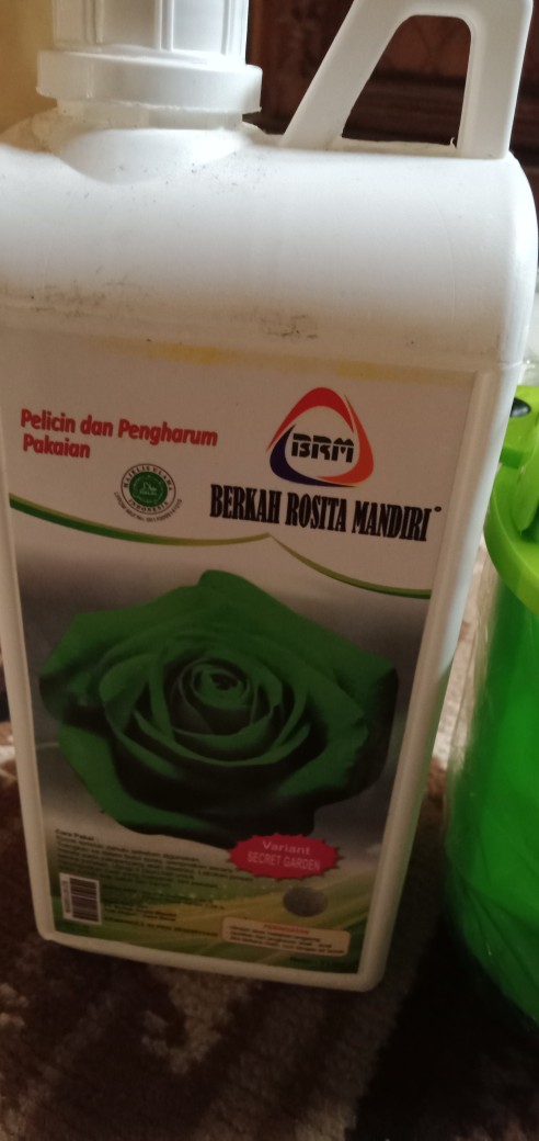 Pewangi Pakaian Parfum Laundry Mawar Super