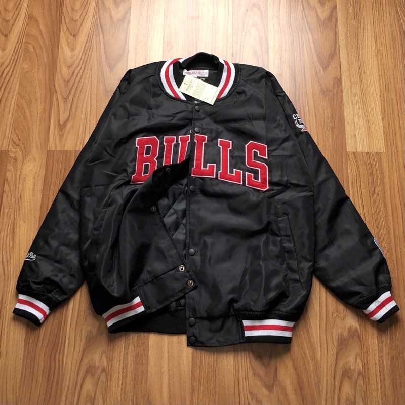 VARSITY JACKET BULLS - TEXT HITAM FULLTAG PREMIUM