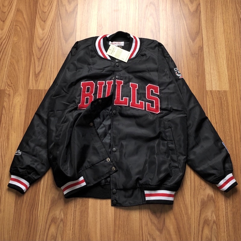 VARSITY JACKET BULLS - TEXT HITAM FULLTAG PREMIUM