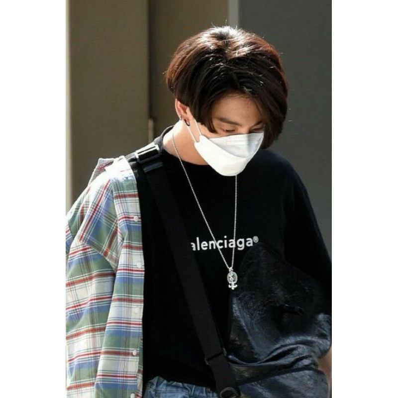 TSHIRT JUNGKOOK BALENCIAGA UNOFFICIAL/REPLIKA