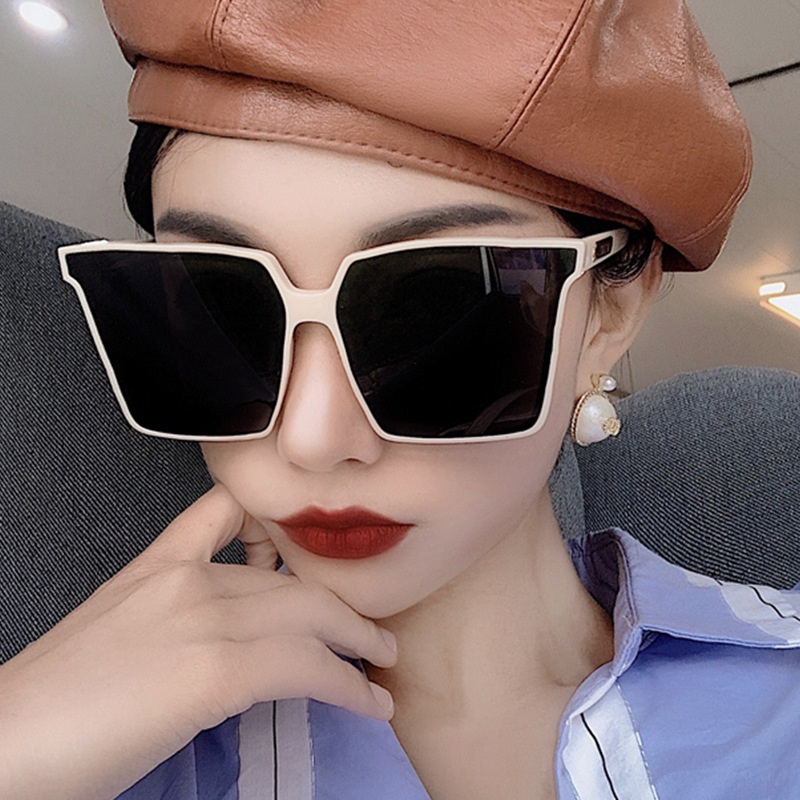 Kacamata Bingkai Besar Warna Hitam Polos Gaya Vintage Untuk Foto Keluarga